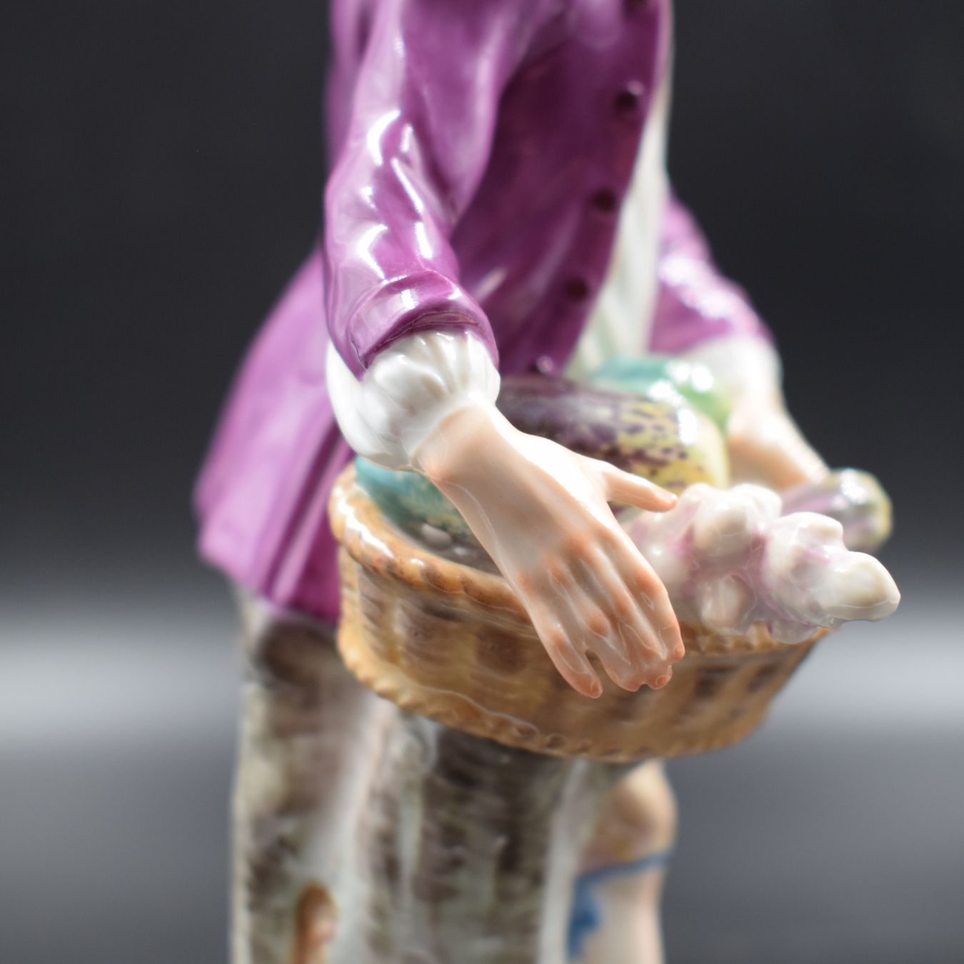 Manifattura di Meissen, ortolano con cesta di ortaggi - immagine 11