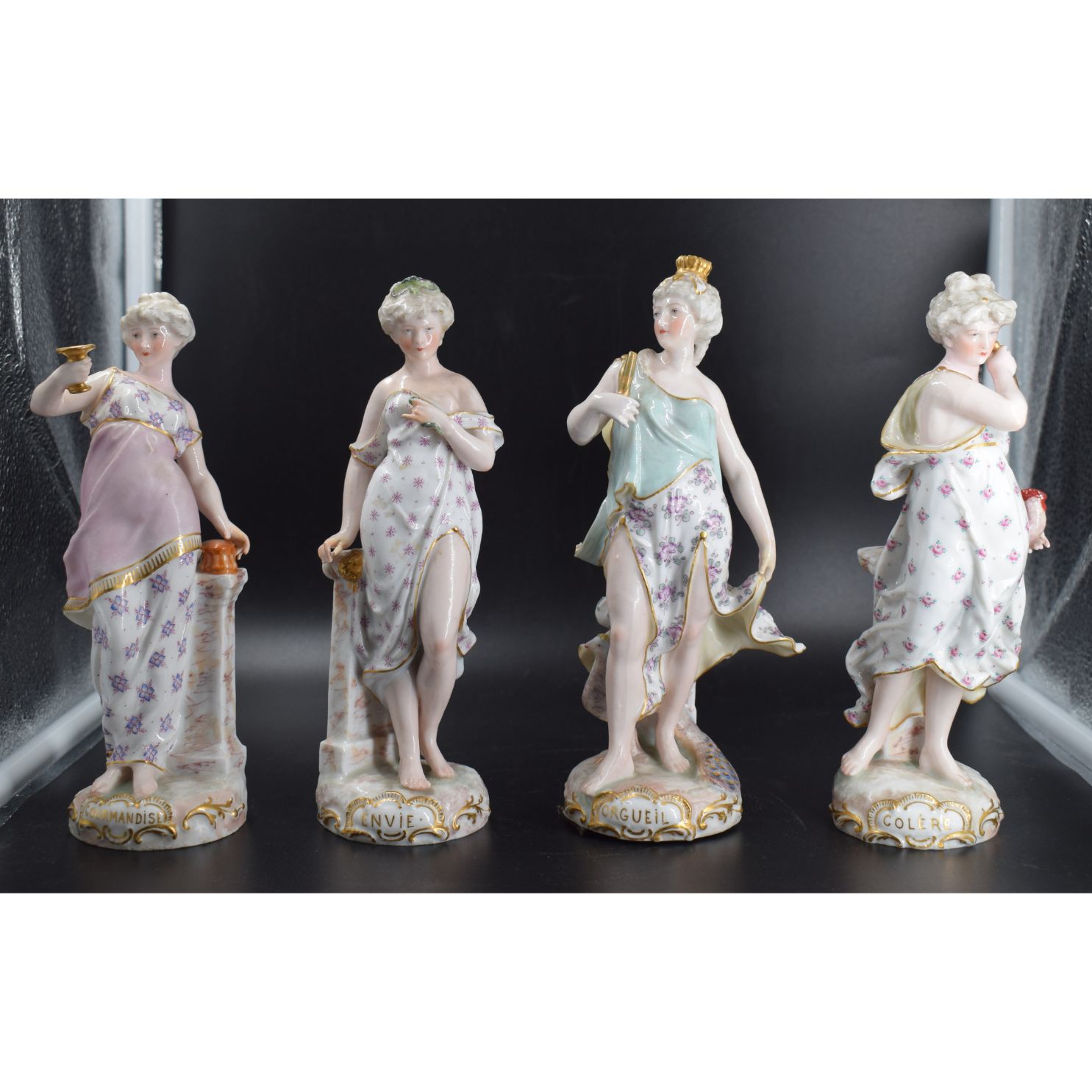 Meissen – Serie di quattro allegorie dei Vizi Capitali Gola, Invidia, Orgoglio e Collera