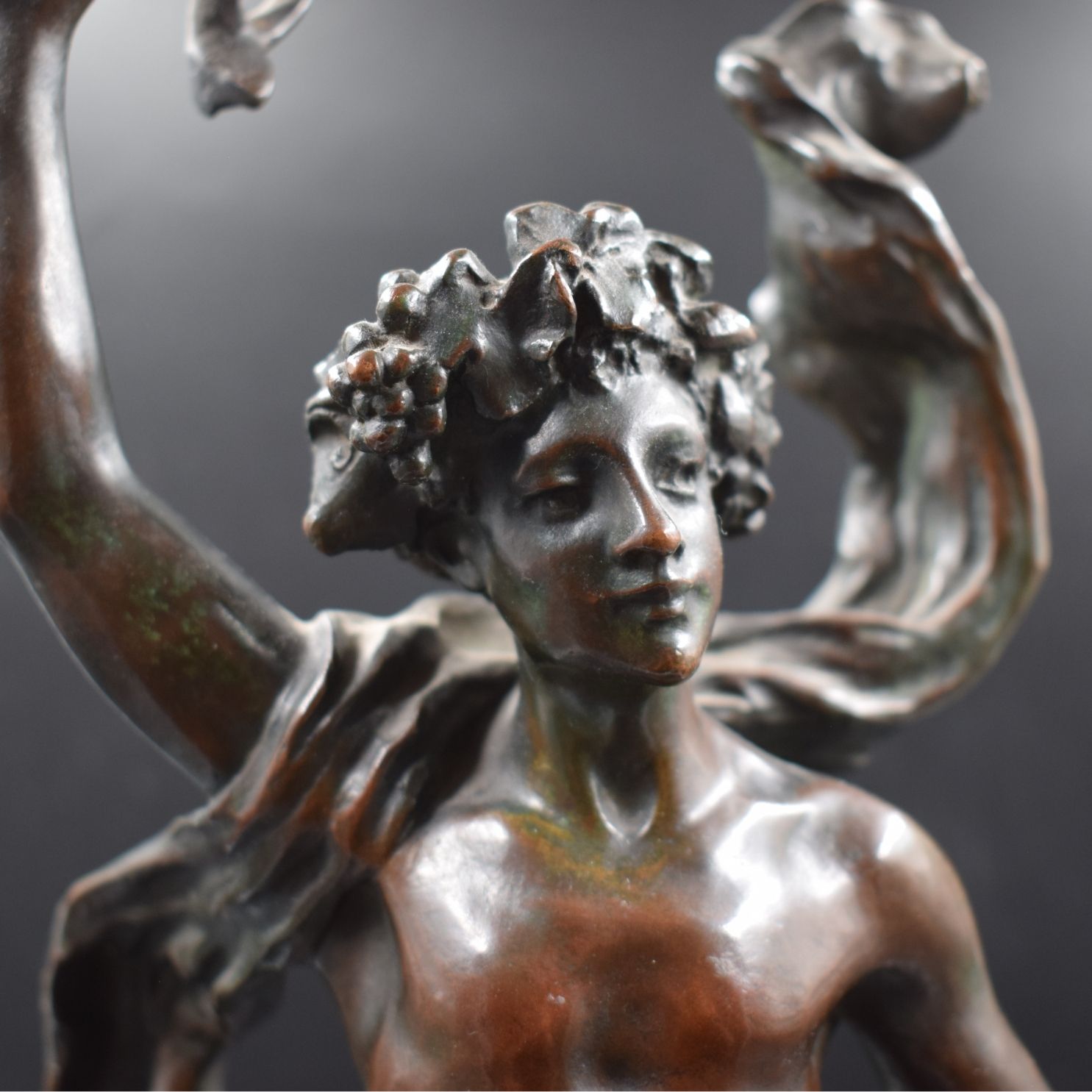 Bacco con pantera, uva e tirso – Bronzo italiano, XIX secolo - immagine 13